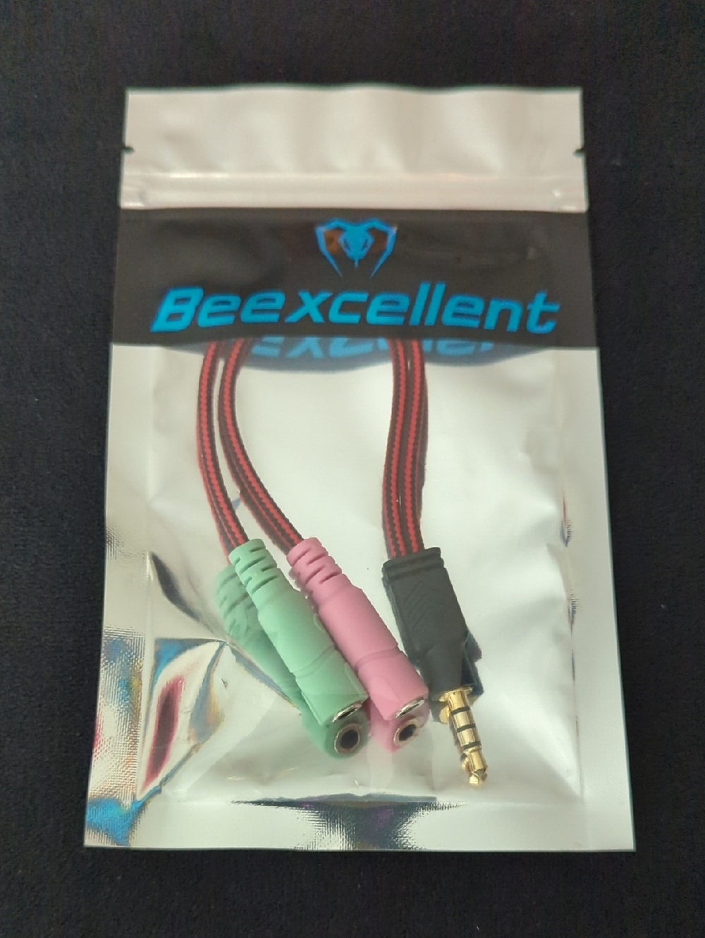3.5mm Stereo Audio Splitter Red Cable -  Bee Xcellent HEADPHONE MIC SPLIT